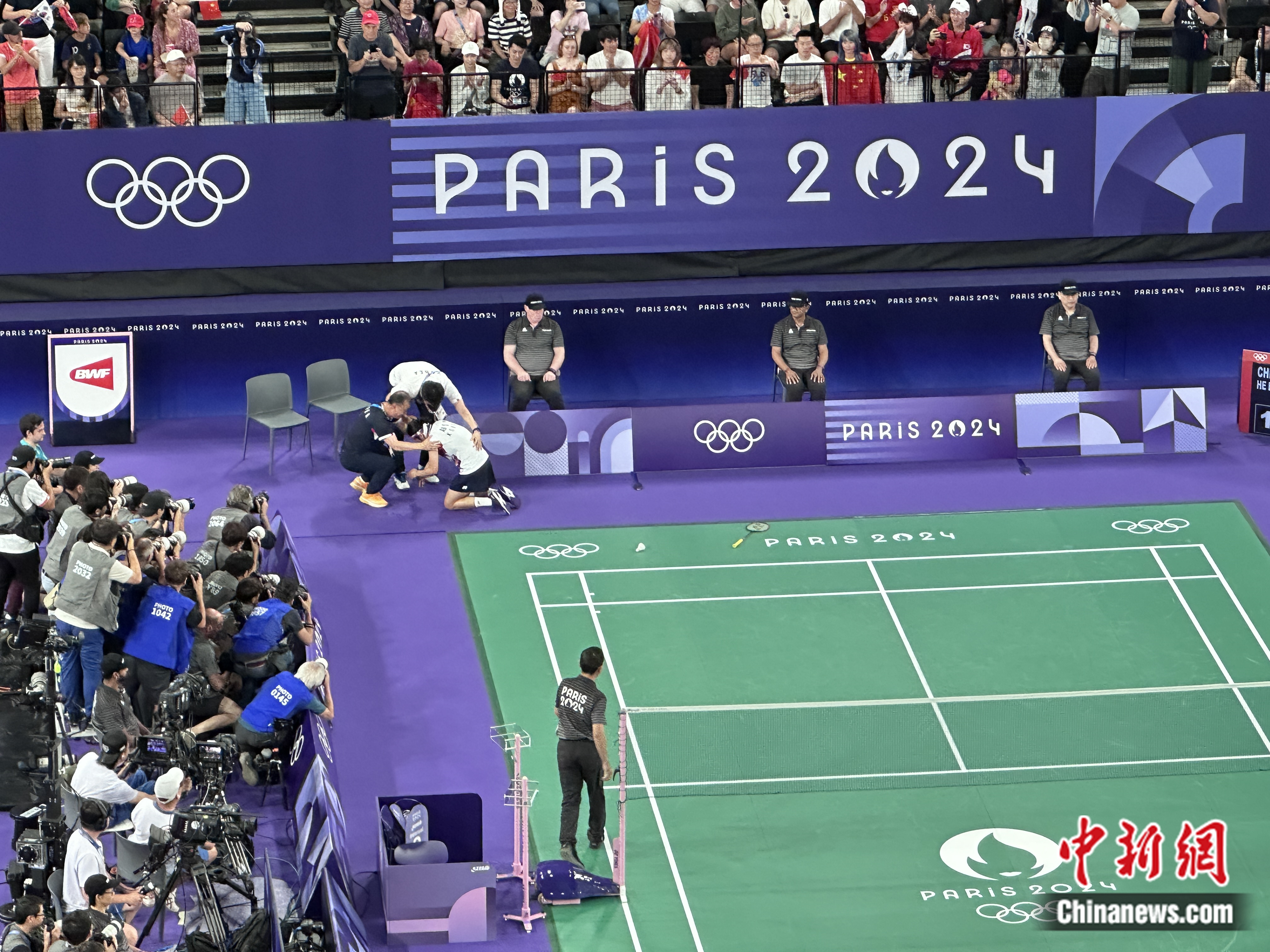 何冰娇在巴黎奥运会羽毛球女子单打决赛夺得银