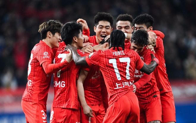 上海海港主场4-1胜青岛西海岸 莱昂纳多破门武磊