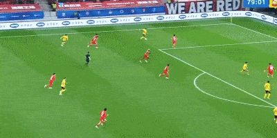 上海海港主场4-1胜青岛西海岸 莱昂纳多破门武磊