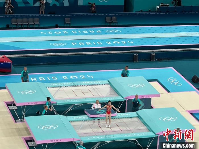 巴黎奥运会女子蹦床决赛中国双姝失误无缘奖牌