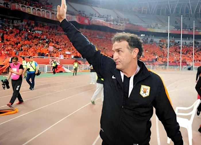 巴西名帅库卡重返桑托斯执教 四度执掌帅印迎新