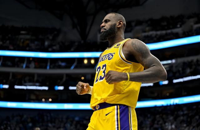 詹姆斯总得分逼近历史第一 面临韦斯特117分差距