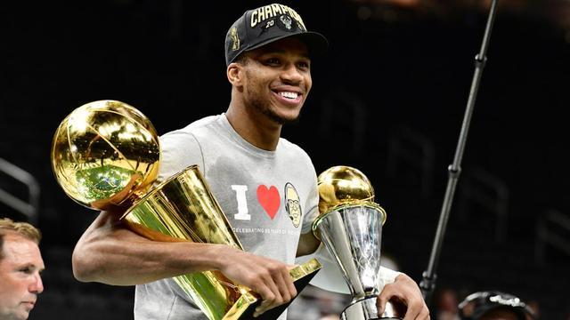 雄鹿五年跌落神坛：从总冠军到季后赛边缘的蜕